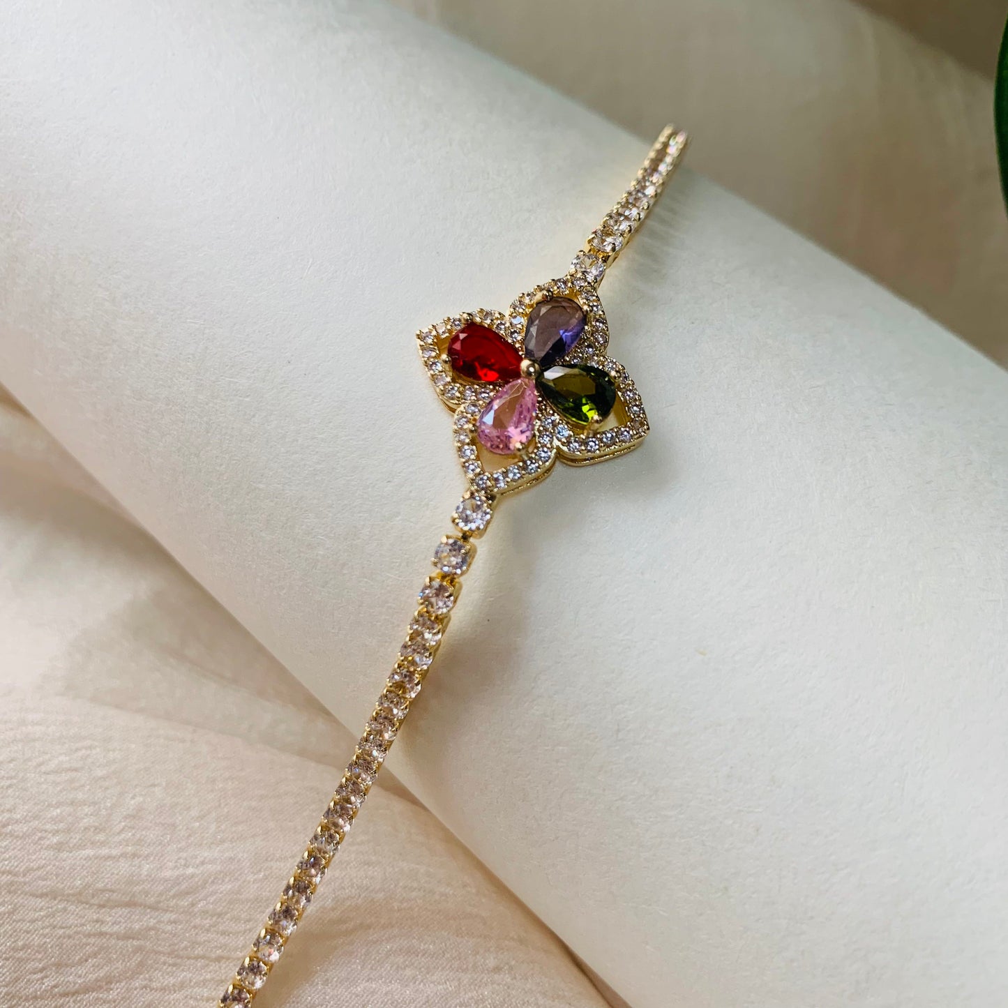 4-Leaf Crystal Tennis Bracelet–6.7 Inches | Matching BFF Gift Set | Gift For Her