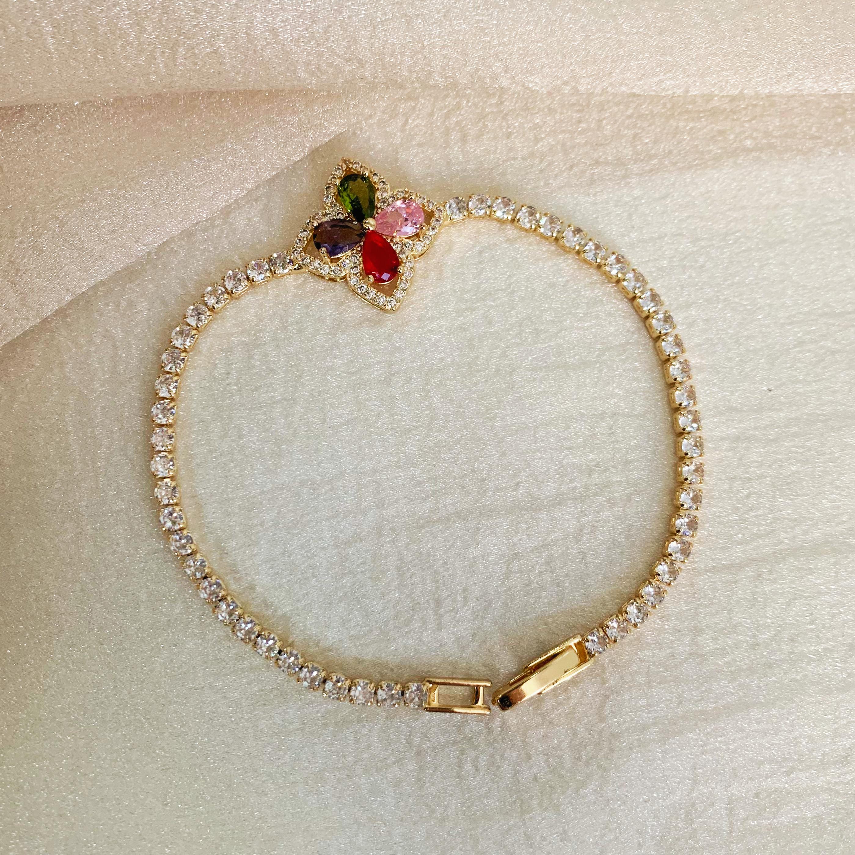 4-Leaf Crystal Tennis Bracelet
