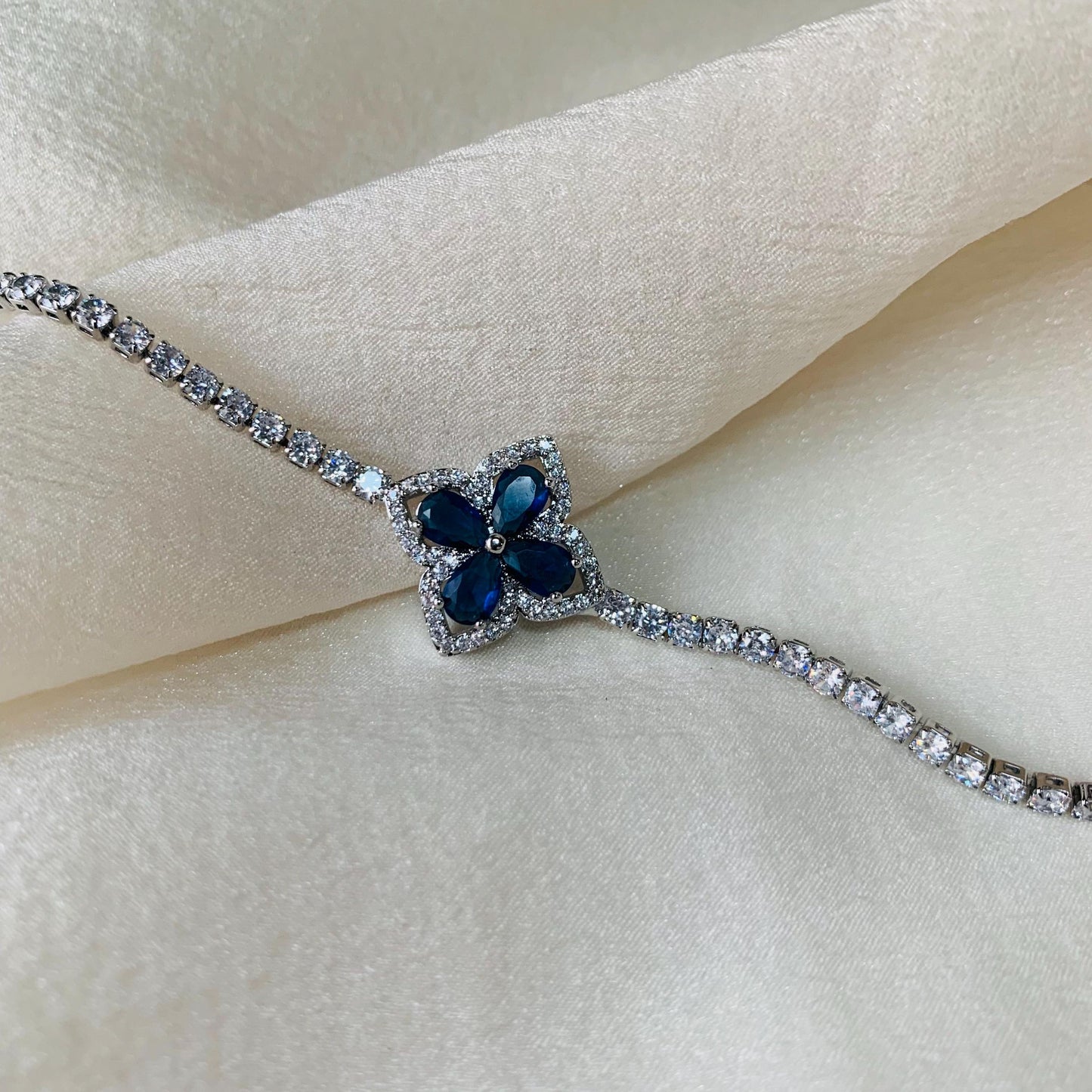 4-Leaf Crystal Tennis Bracelet–6.7 Inches | Matching BFF Gift Set | Gift For Her