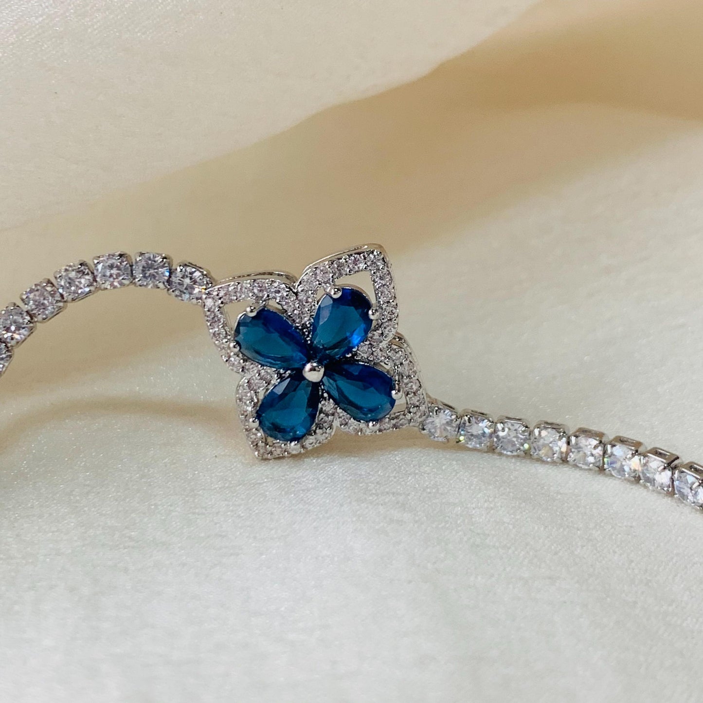 4-Leaf Crystal Tennis Bracelet–6.7 Inches | Matching BFF Gift Set | Gift For Her