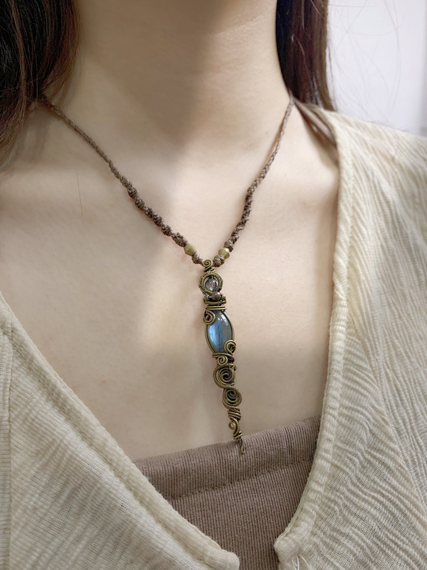 Vintage Style Brass Wire Braided Labradorite Necklace