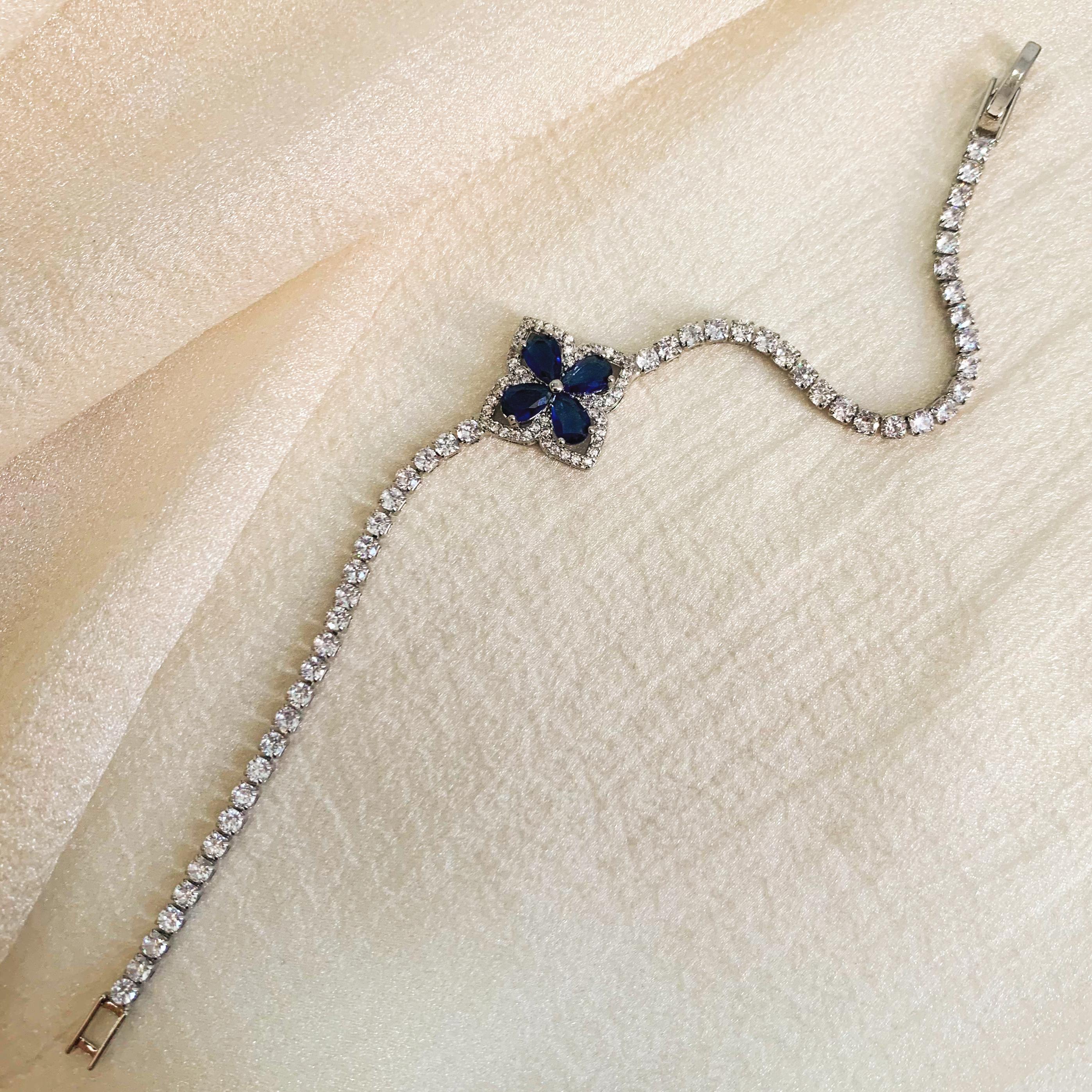 4-Leaf Crystal Tennis Bracelet