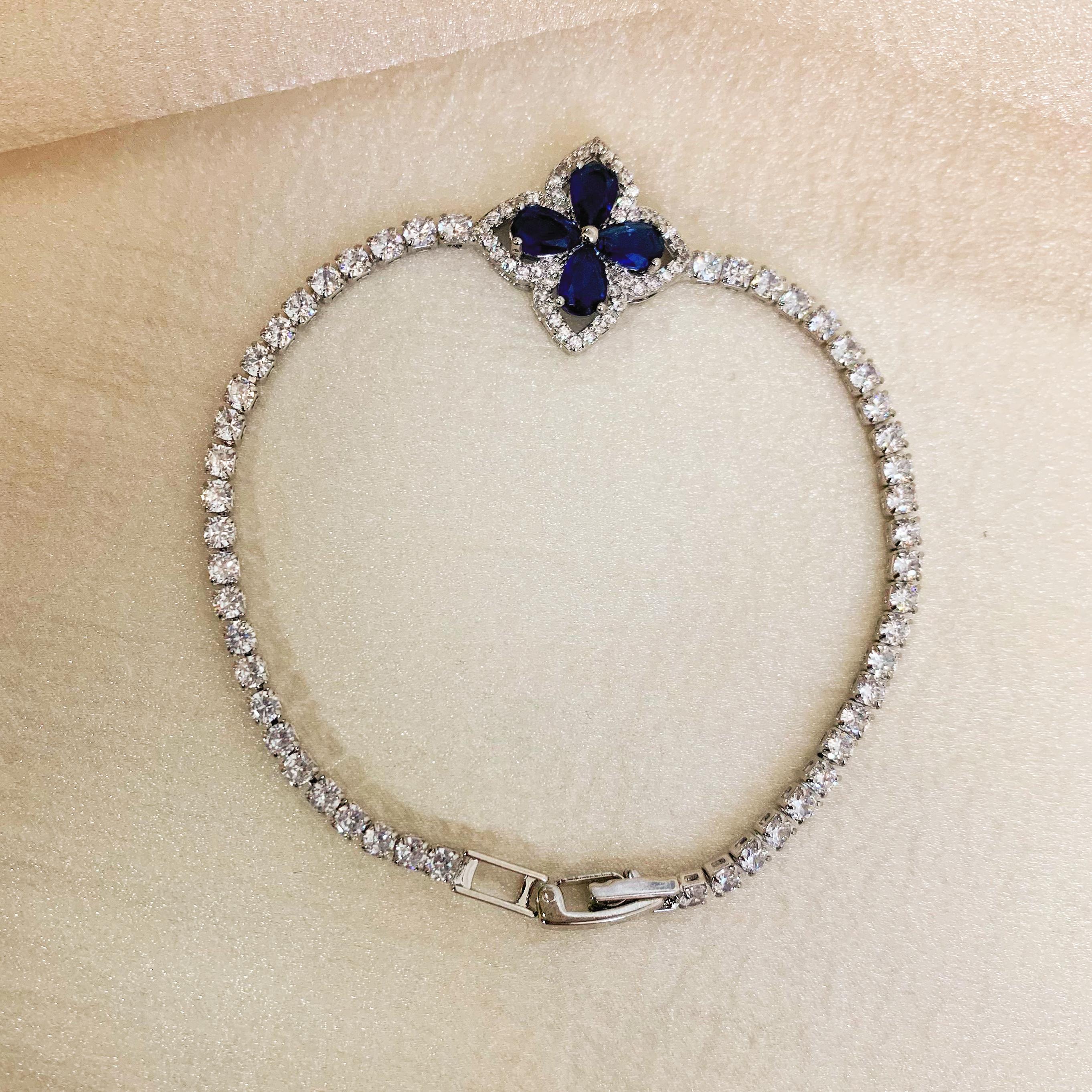 4-Leaf Crystal Tennis Bracelet