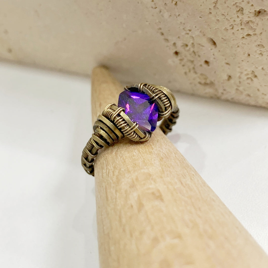 Vintage copper wire hand-wound natural amethyst ring